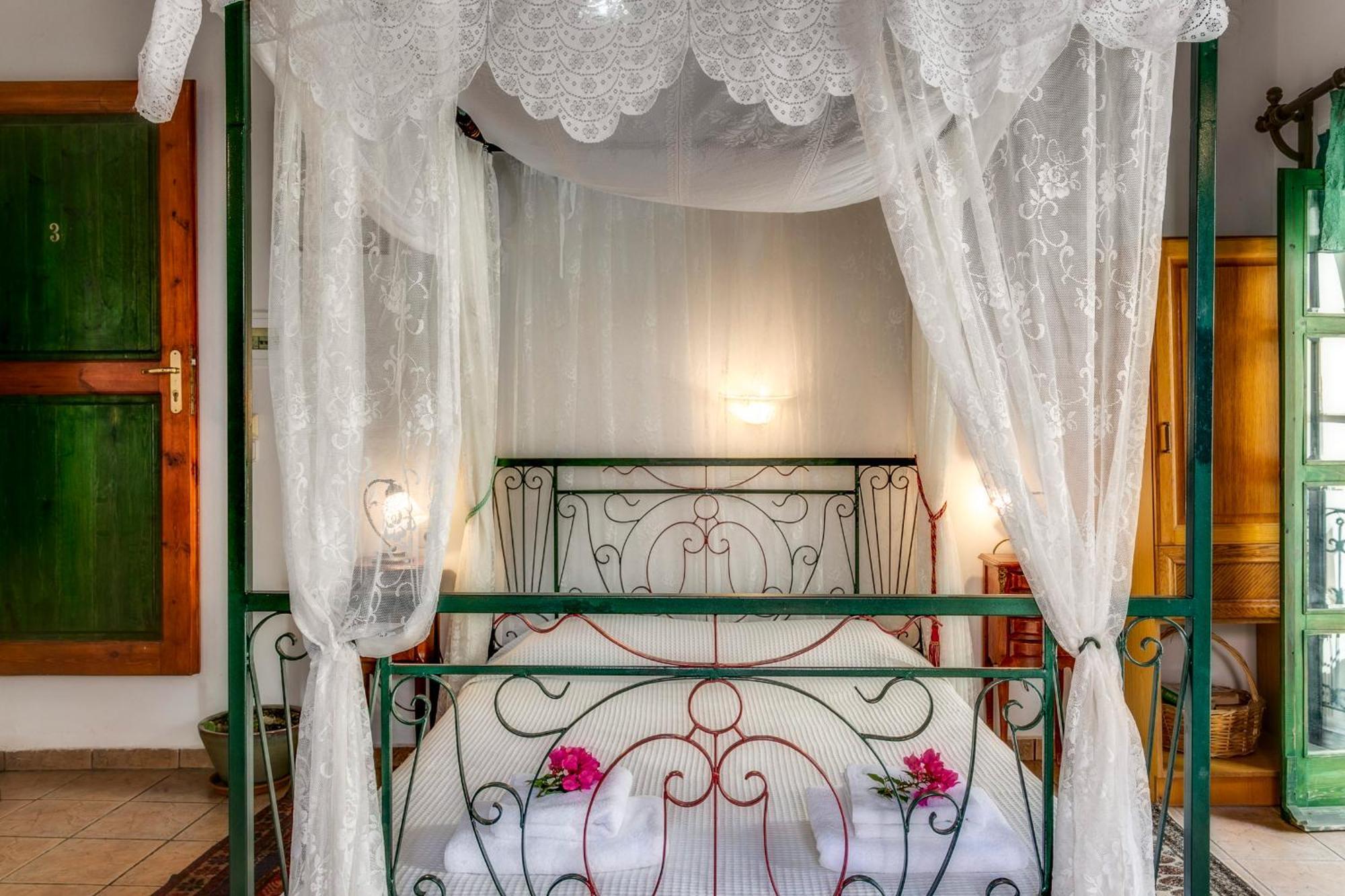 Ifigenia Lux Maisonette In Oldtown And In Theriso Vilage 14 Km Outside Of Chania Apartmán *